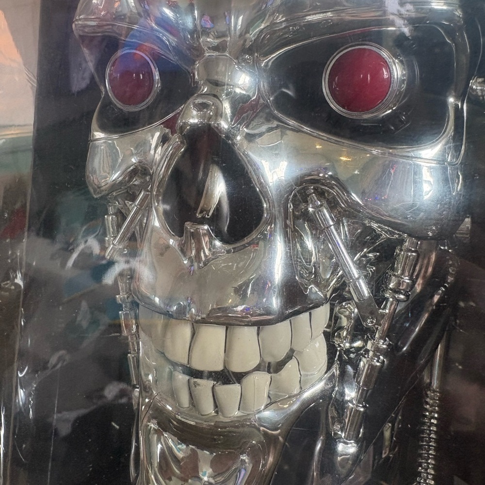 Terminator 2 Limited Edition Silver Blu-ray Set OBO - Picture 2 of 9